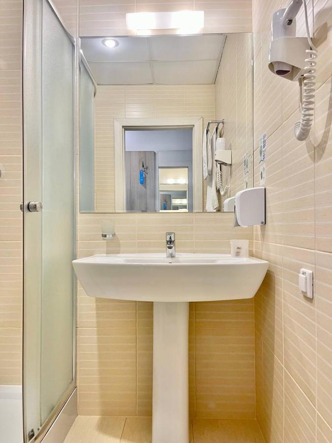 Practicotel Киев Экстерьер фото