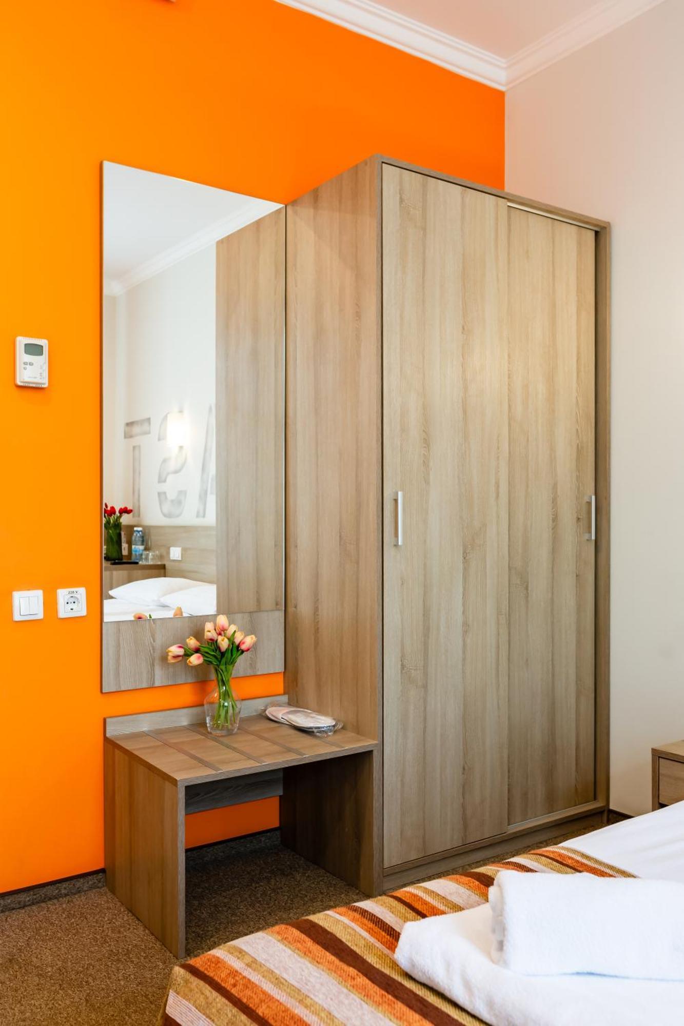 Practicotel Киев Экстерьер фото