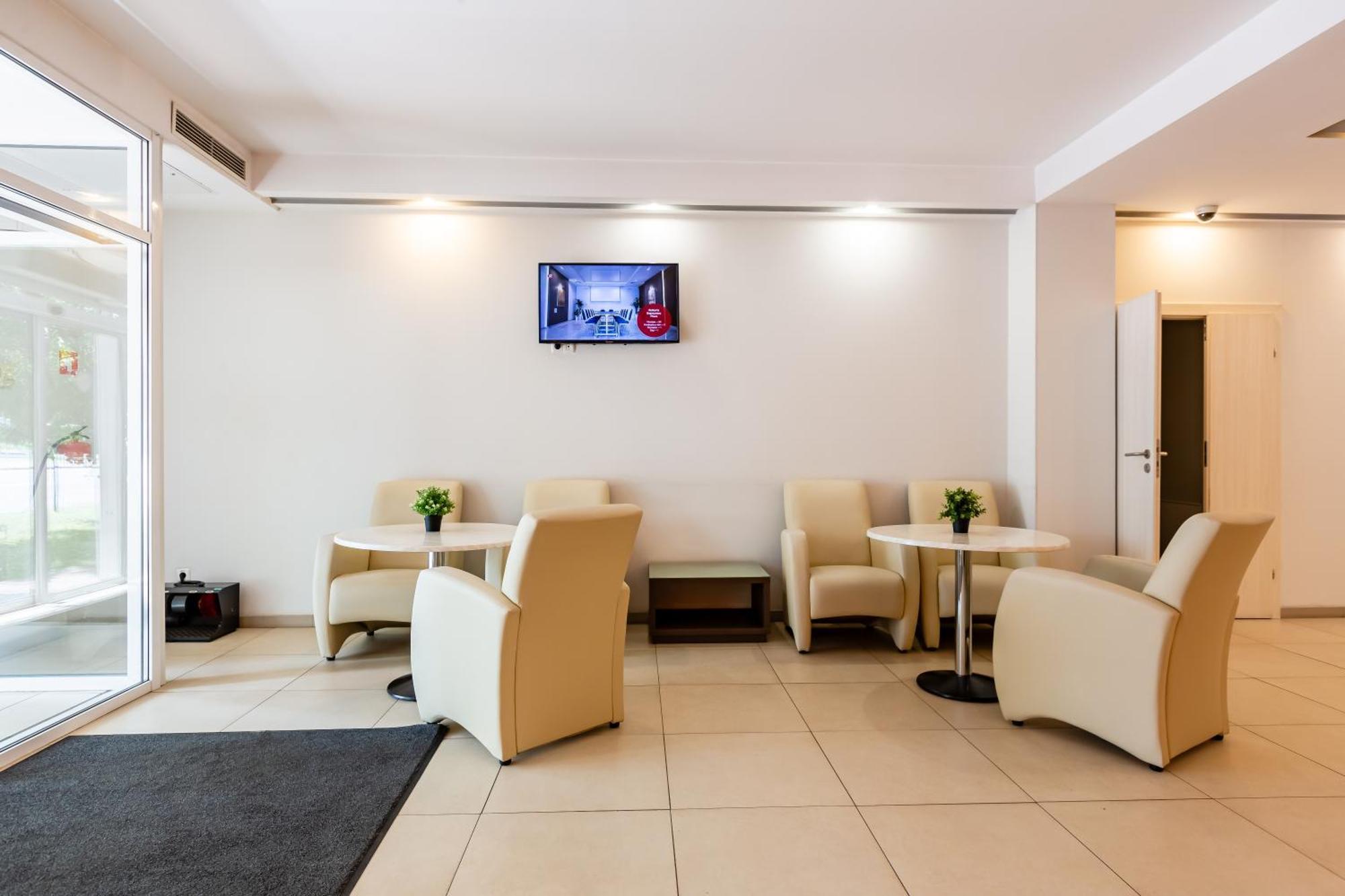 Practicotel Киев Экстерьер фото