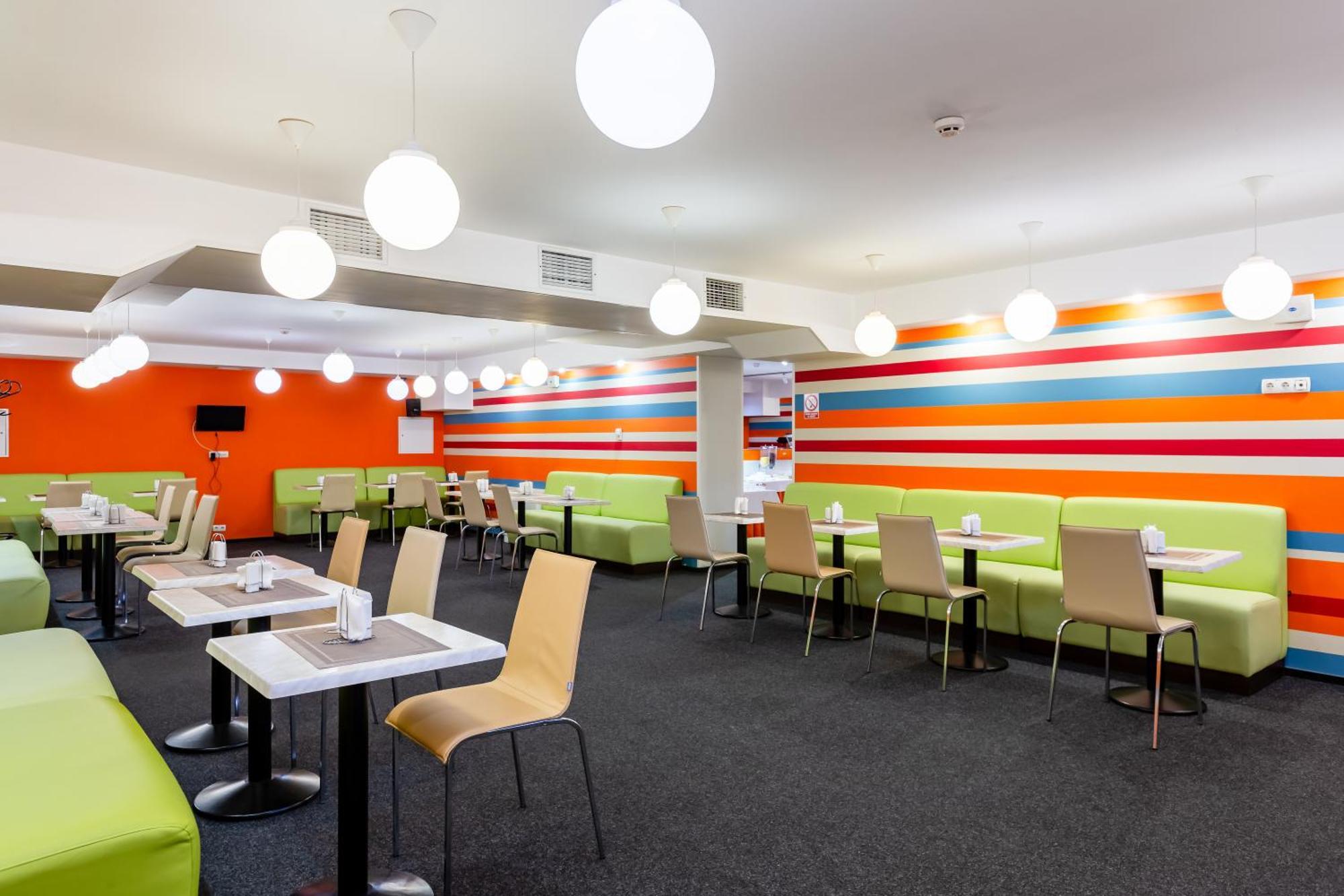Practicotel Киев Экстерьер фото